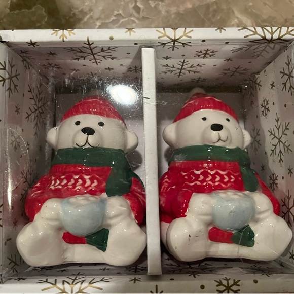 Salt & Pepper Shakers - Picture 3 of 3